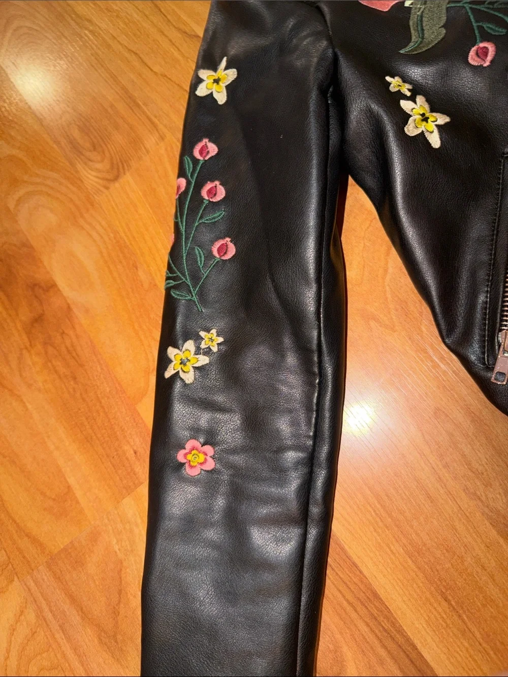 Hannah Banana black moto